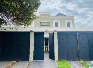 Casa · 185m² · 7 Ambientes · 2 Cocheras · Casa en Venta en Tres Cerritos