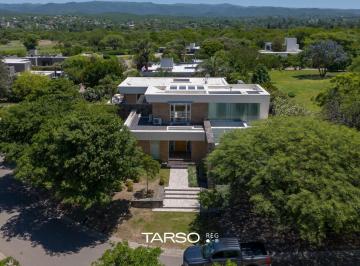 Casa · 561m² · 3 Dormitorios · 2 Cocheras · Casa en Country La Serena