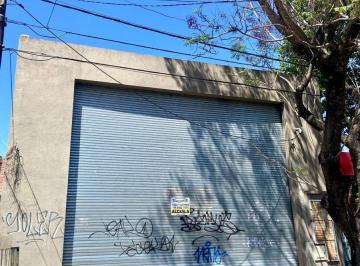 Local comercial · 120m² · 1 Cochera · Local en Alquiler en Moreno