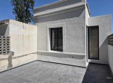 Casa · 35m² · 2 Dormitorios · 1 Cochera · Duplex B° El Golf - 2 Dorm. - Alta Gracia