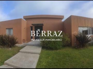 Casa · 130m² · 4 Ambientes · 3 Cocheras · Casa Alquiler Temporario 3 Dorm. Barrio San Francisco Lote de 850 m² Tigre
