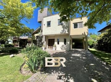 Casa · 325m² · 6 Ambientes · 2 Cocheras · Venta Casa Haras Maria Eugenia