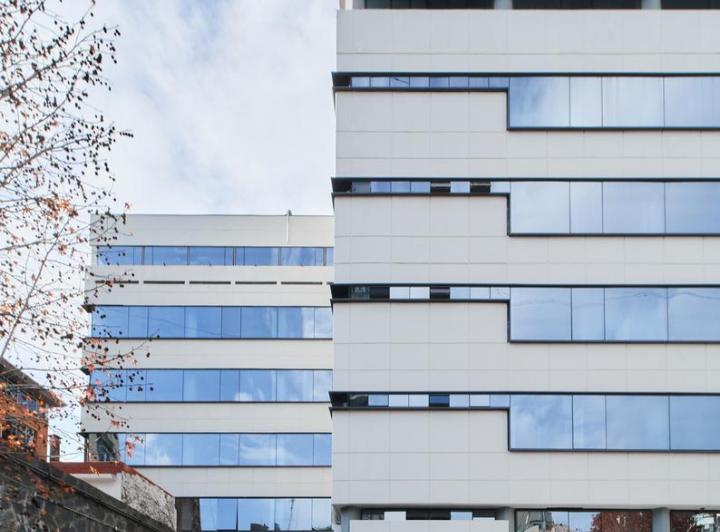 Desarrollo vertical · Montañeses Office Campus