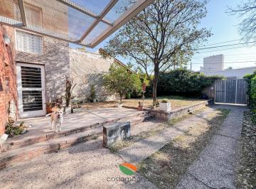 Casa · 155m² · 3 Ambientes · 1 Cochera · Tríplex Apta Bancor - Parque Vélez Sarsfield