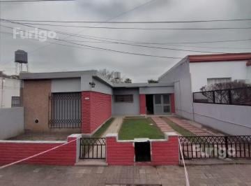 Casa · 97m² · 4 Ambientes · 1 Cochera · Casa en Perez, Borzone 800