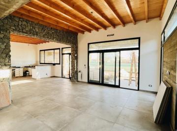 Casa · 170m² · 4 Ambientes · 2 Cocheras · Casa - Everlinks Golf & Country Club
