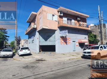 Bodega-Galpón · 180m² · 3 Cocheras · Galpón / Local de Losa en Esquina 180 m² Cub. S/ 196 m² de Lote - Lomas del Mirador