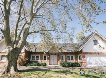 Casa · 357m² · 6 Dormitorios · 2 Cocheras · Casa en Martindale C. C con Vista a Cancha de Golf - Teresa Urdapilleta Propiedades