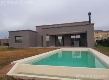 Casa · 180m² · 4 Ambientes · 4 Cocheras · Barrio San Matías. Casa a Laguna Desarrollada en Planta Baja. Pileta. Posible Financiación!