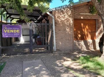 Casa , Granadero Baigorria · Dos Viviendas Mas Local