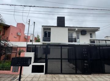 Casa de 4 ambientes, Córdoba · Casa a Estrenar 3 Dorm Patio Asador Cochera!