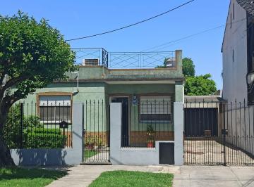 Casa · 180m² · 4 Ambientes · 3 Cocheras · Casa en San Justo con Amplio Lote