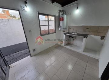 Departamento · 30m² · 2 Ambientes · Dpto PH 2 Amb 1° Piso, Ubicado en Av Rivadavia 2368, Lanus
