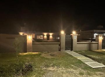 Casa · 96m² · 2 Ambientes · 5 Cocheras · Venta de Casa de 2 Amb, en Barrio Estilo Campo, en Canning