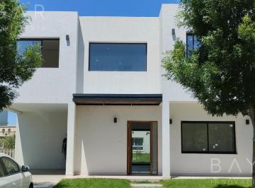 Casa · 158m² · 4 Ambientes · 1 Cochera · Venta Casa - Barrio Privado Santo Tomas / Pilar