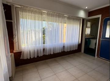Casa · 130m² · 3 Ambientes · 1 Cochera · Venta Casa Moderna 3 Ambientes - Barrio El Jardin