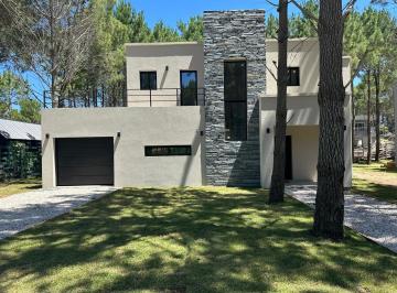 Casa de 6 ambientes, Pinamar · Casa en Lote Interno