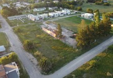 Terreno , Ranchos · Excelente Lote de 1699 m² con Salida a 3 Calles. Ranchos. General Paz.