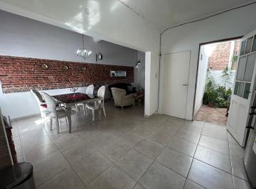 PH · 98m² · 4 Ambientes · PH en Venta en Berisso, G. B. a. Zona Sur, Argentina