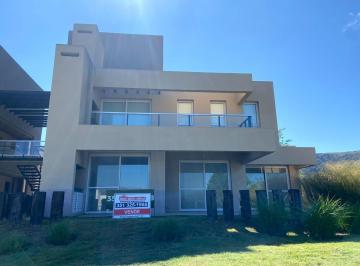 Departamento · 65m² · 5 Ambientes · 1 Cochera · Departament Dos Dorm. Carlos Paz Golf Club