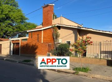 Casa · 168m² · 4 Ambientes · 4 Cocheras · Casa 3 Dorm. Barrio Empalme. Apto Bancor