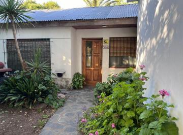 Casa · 115m² · 4 Ambientes · 1 Cochera · Casa en Venta 4 Ambientes Hurlinghan Barrio Luna