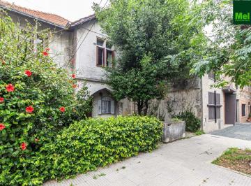 Casa · 192m² · 9 Ambientes · 1 Cochera · Excelente Casa Estilo Inglesa