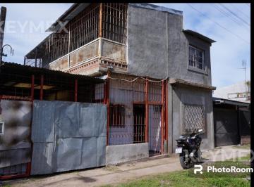 Casa · 200m² · 5 Ambientes · 1 Cochera · Casa de Dos Plantas con Cochera en González Catán