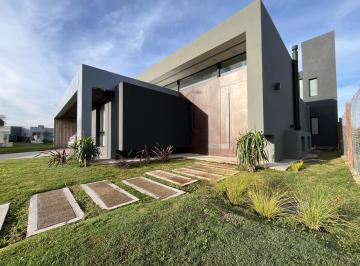 Casa de 7 ambientes, Córdoba · Venta Casa 7 Soles! Cuenta con 900 m² Lote/ 435 m² Cubiertos