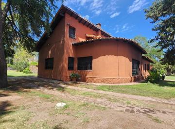Quinta vacacional · 180m² · 5 Ambientes · Casa Quinta en Venta en Libertad, Merlo, G. B. a. Zona Oeste