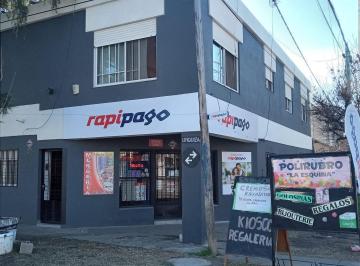 Casa · 140m² · 6 Ambientes · 2 Cocheras · Venta de 2 Casas con Local Comercial en Barrio Ludueña.