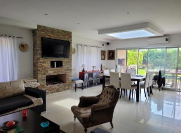 Casa · 126m² · 3 Ambientes · 2 Cocheras · Casa Chalet en Venta en La Comarca, Tigre, G. B. a. Zona Norte