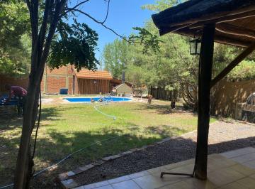 Casa · 55m² · 3 Ambientes · 2 Cocheras · Casa en Venta en El Carrizal