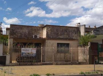 Casa · 167m² · 3 Ambientes · 1 Cochera · Casa 3 Ambientes a Refaccionar