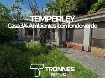 Casa de 4 ambientes, Lomas de Zamora · Casa en Venta 4 Ambientes en Temperley - Garaje, Quincho, Fondo Libre - Lote 10,40x49