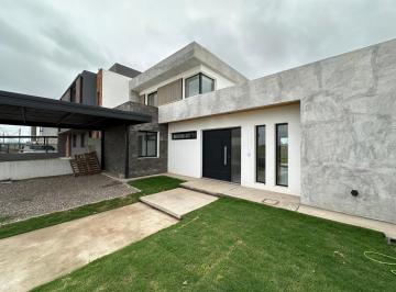 Casa · 200m² · 6 Ambientes · 2 Cocheras · Venta Casa - 3 Dorm Más Escritorio - Solares de Manantiales