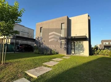 Casa · 160m² · 4 Ambientes · 3 Cocheras · Casa en Alq. Temporario en Araucarias con Pile, Puertos, Escobar