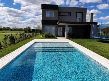Casa · 190m² · 5 Ambientes · 4 Cocheras · Casa en Venta en Araucarias con Pileta, Puertos, Escobar
