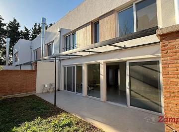 Casa · 156m² · 5 Ambientes · 1 Cochera · Venta Nuevo Triplex 3 Dorm Playroom Calidad Premium Doble Portón Seguridad Las Lomas de San Isidro