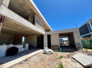 Casa de 5 ambientes, Tigre · Lindisima Casa con 3 Dorm. a La Laguna con Orientación Noroeste