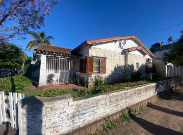 Casa · 158m² · 3 Ambientes · 1 Cochera · Casa en Venta Castelar Norte