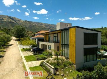 Casa · 365m² · 4 Ambientes · 2 Cocheras · Country Chumamaya, Casa Zorrtos, 365 m² Con. S/ Lote 907 m²