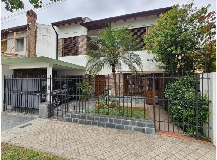 Casa · 174m² · 7 Ambientes · 1 Cochera