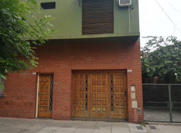 PH de 3 ambientes, Villa Soldati · Vende Casa en Planta Alta Sobre Corrales