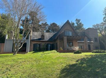 Quinta vacacional · 400m² · 8 Ambientes · 2 Cocheras · Impecable Quinta en Venta Sobre La Barranca, en El Cazador.