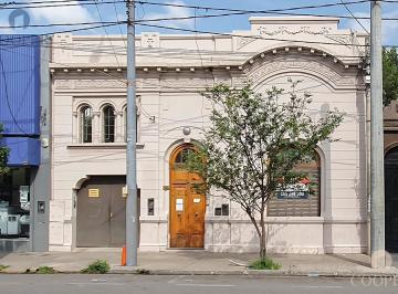 Casa de 17 ambientes, Córdoba · Excelente Casa - Terreno en Venta Frente a Plaza Rivadavia - 2200 m² Construibles