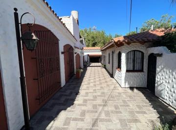 Casa de 4 ambientes, Godoy Cruz · Alquilamos Casa en Complejo Cerrado Godoy Cruz