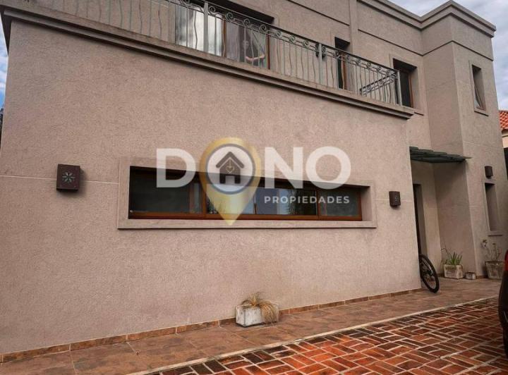 Casa · 200m² · 4 Ambientes