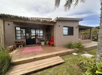 Foto1 · Casa en Altos de Punta Piedra, en Alquiler, 4 Dorm y 2 Baños.