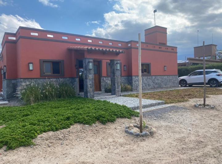 Casa · 90m² · 2 Ambientes